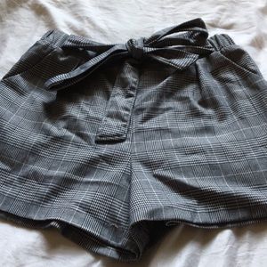 Women’s elastic tie front shorts